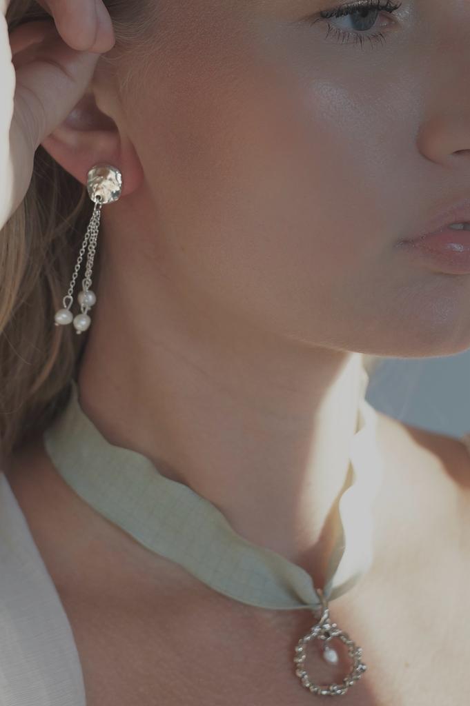 Серьги с цепочками и жемчужинами монеты