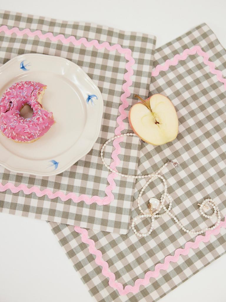 Комплект из двух прямоугольных плейсматов "Зеленая клетка"