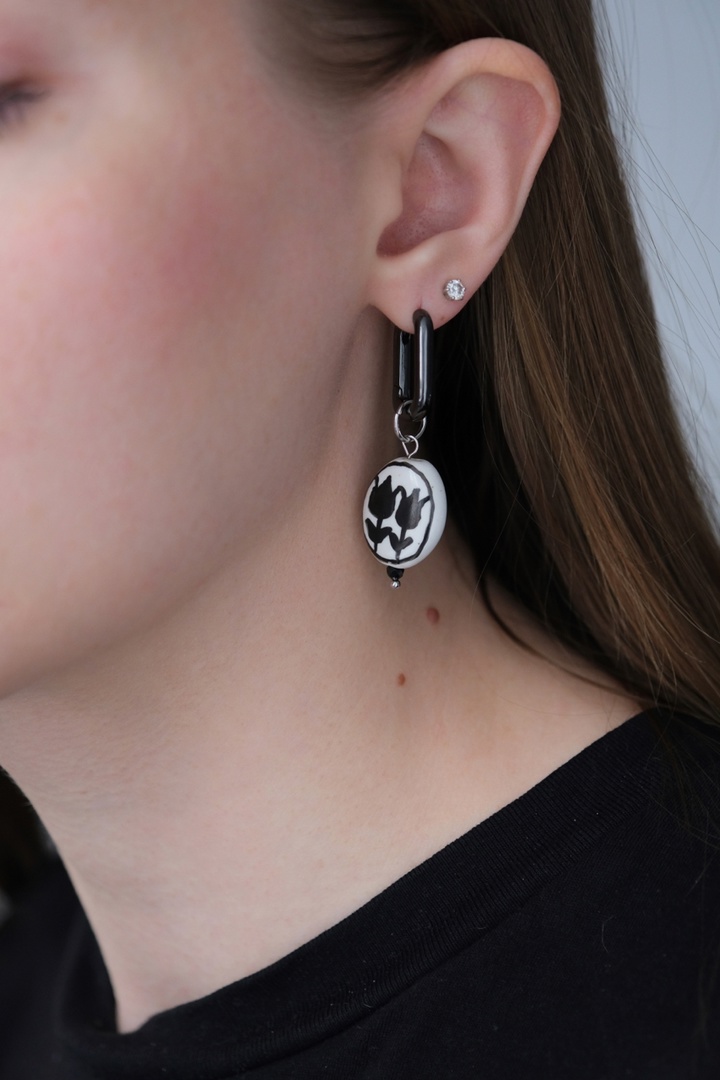 подвеска - чёрные тюльпаны