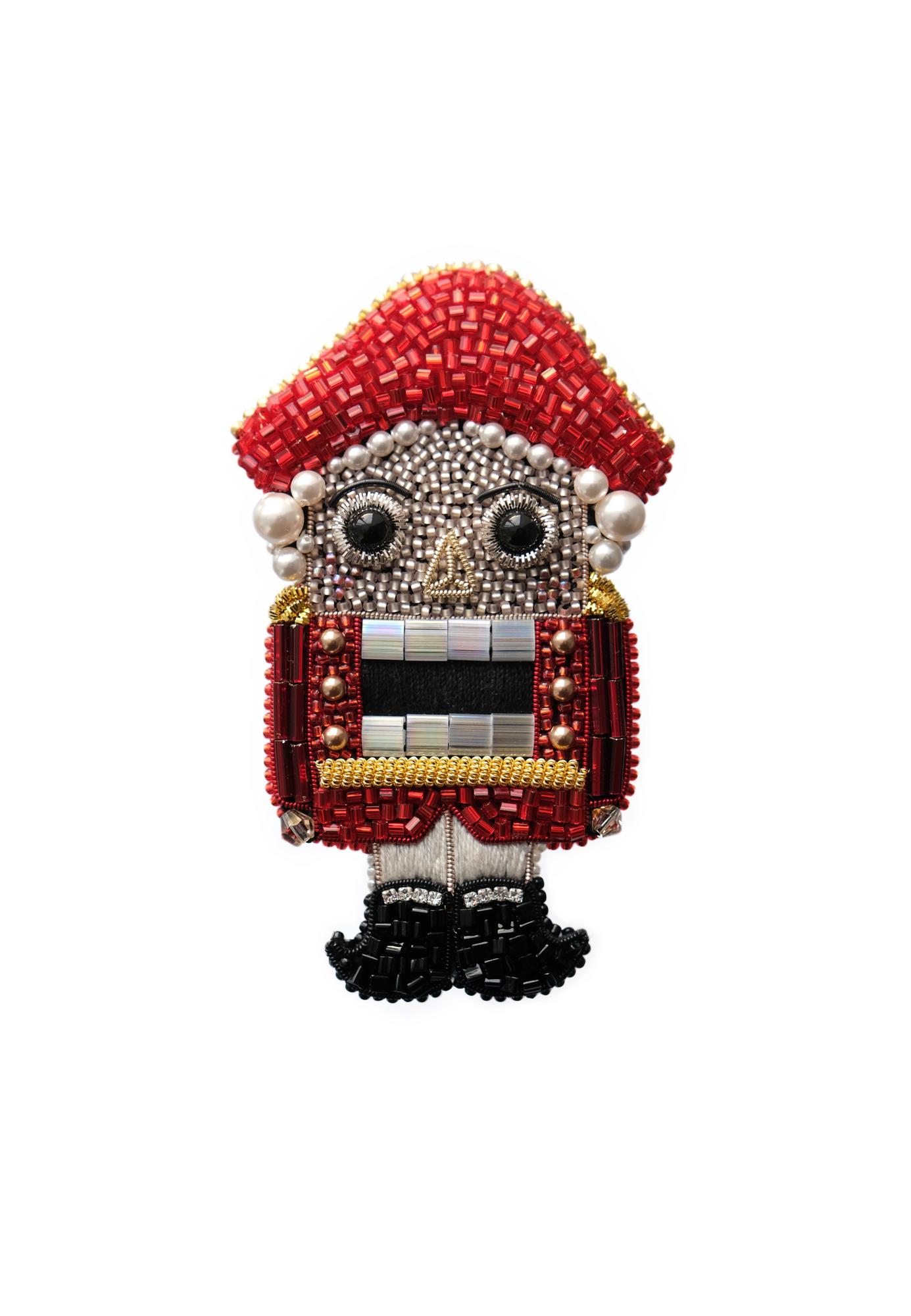 брошь "Щелкунчик"