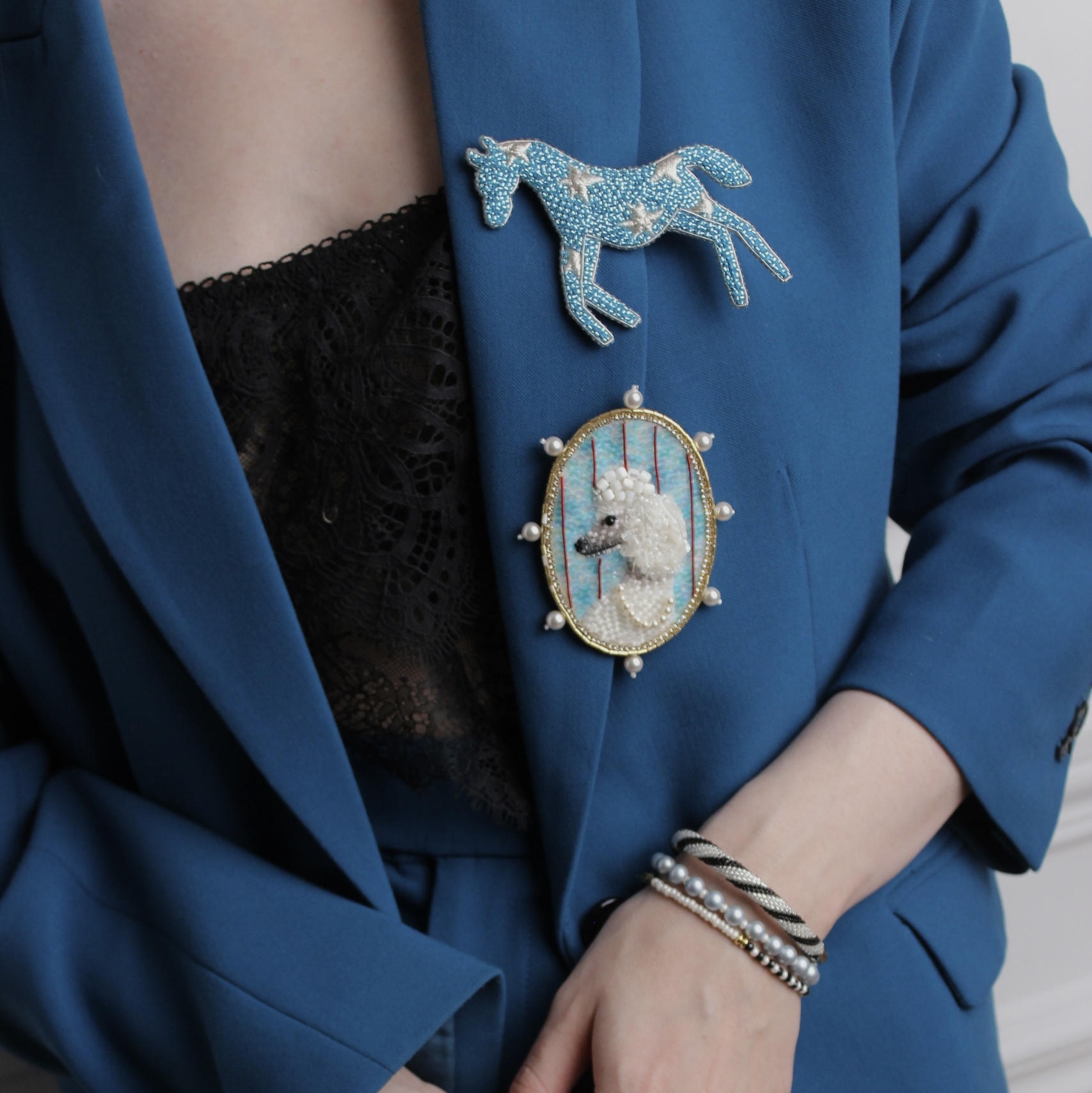 брошь "Голубой пони"