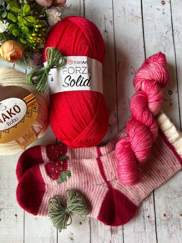 Набор для вязания носочков "ЯГОДКИ" Цвет 3