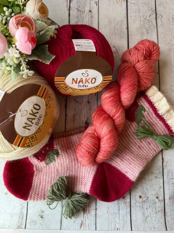 Набор для вязания носочков "ЯГОДКИ" Цвет 5