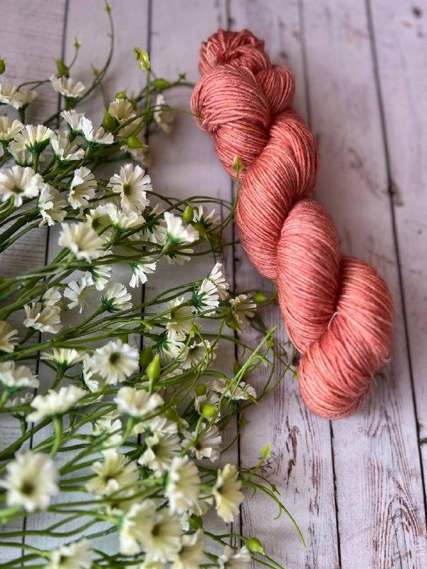 Пряжа носочная ручного окрашивания. Серия Осень 24. Цвет Грейфрут
