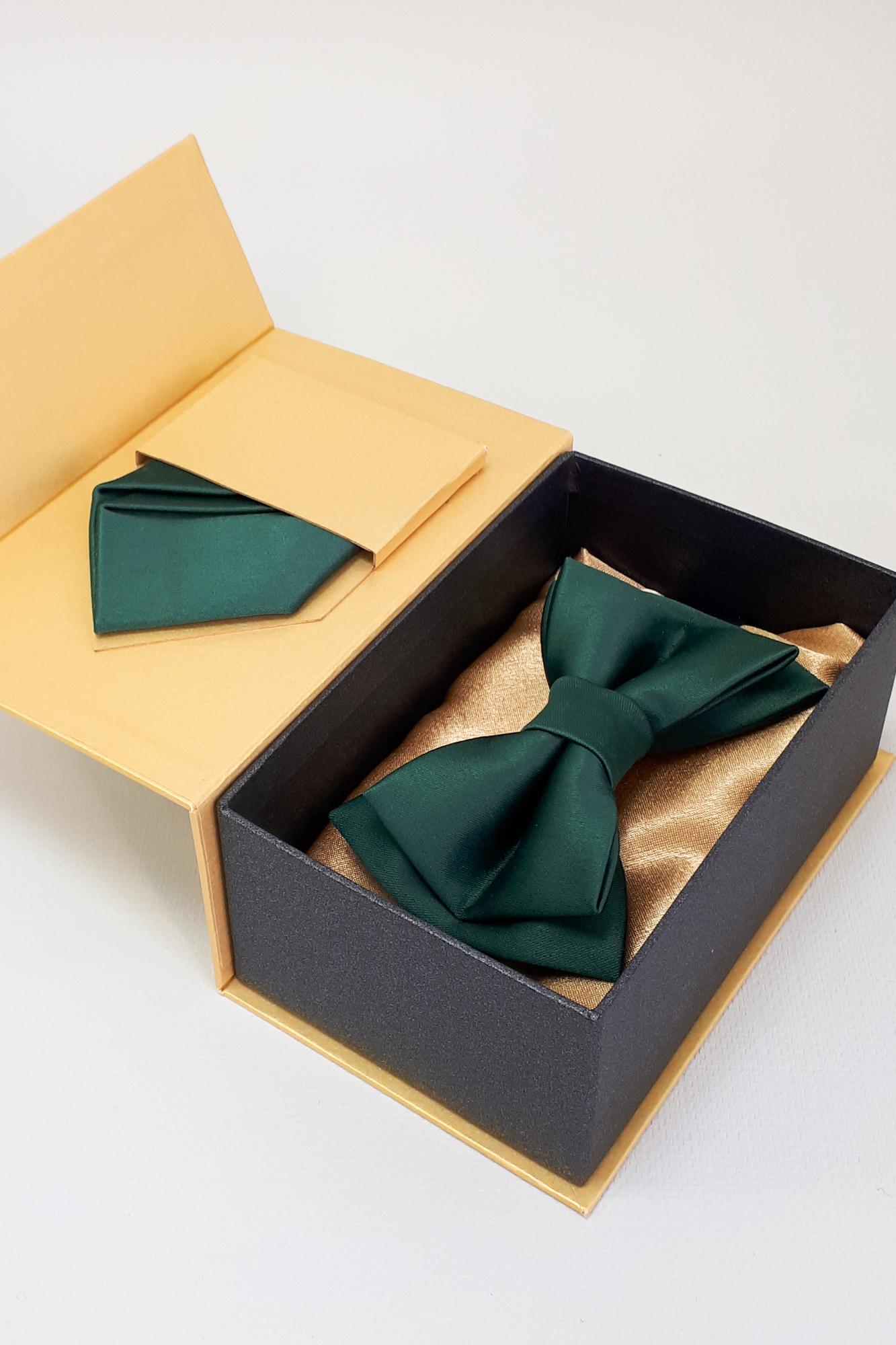 Подарочный набор галстук-бабочка и платочек темно-зеленый