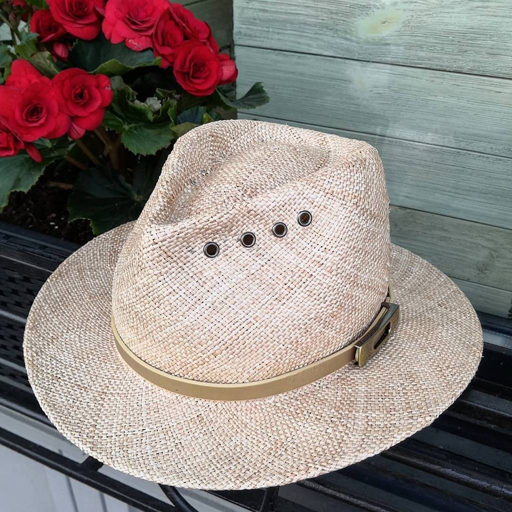 Шляпа Fedora соломенная с люверсами