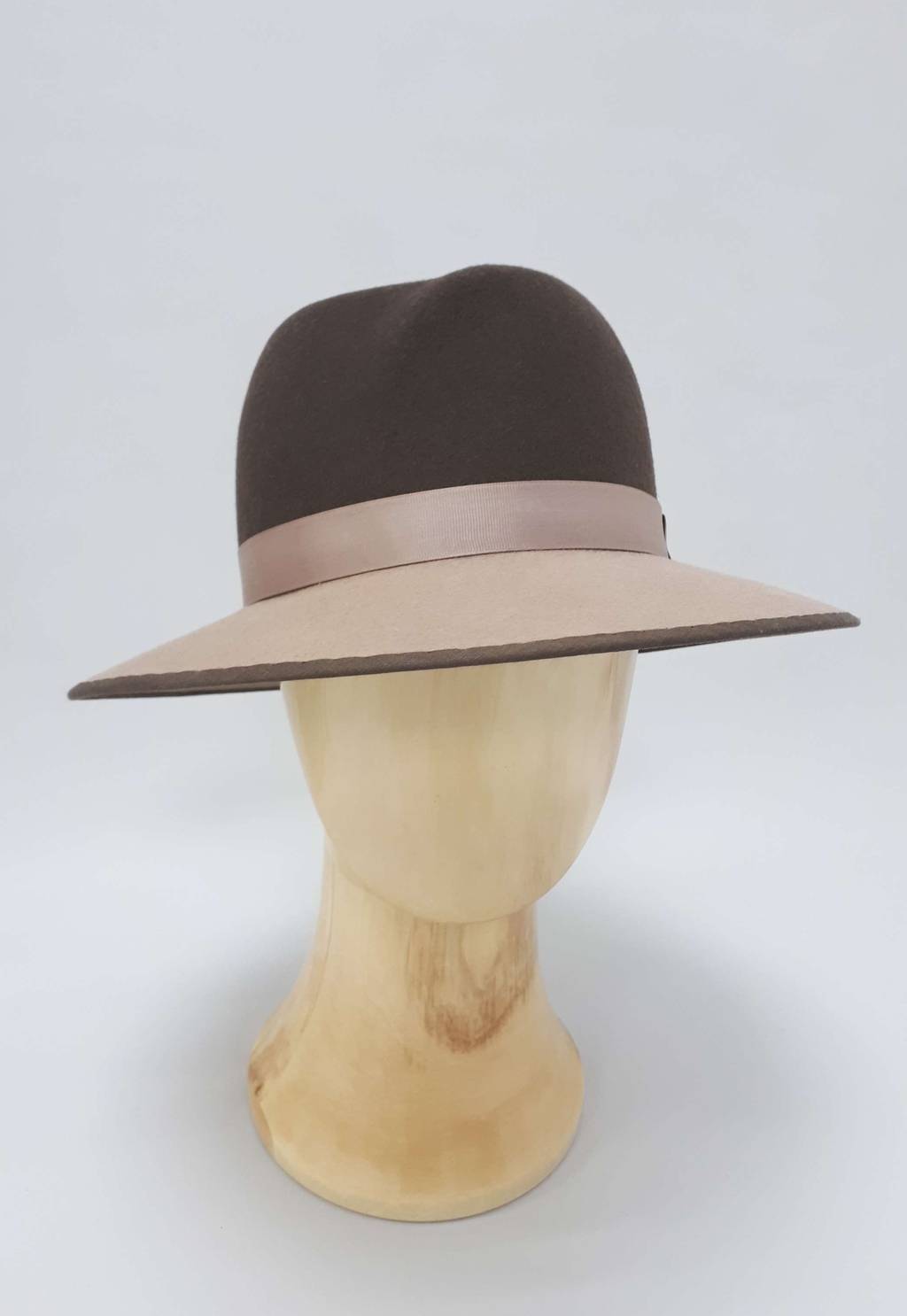 Двухцветная шляпа "Tulip". Цвет шоколад/темный беж
