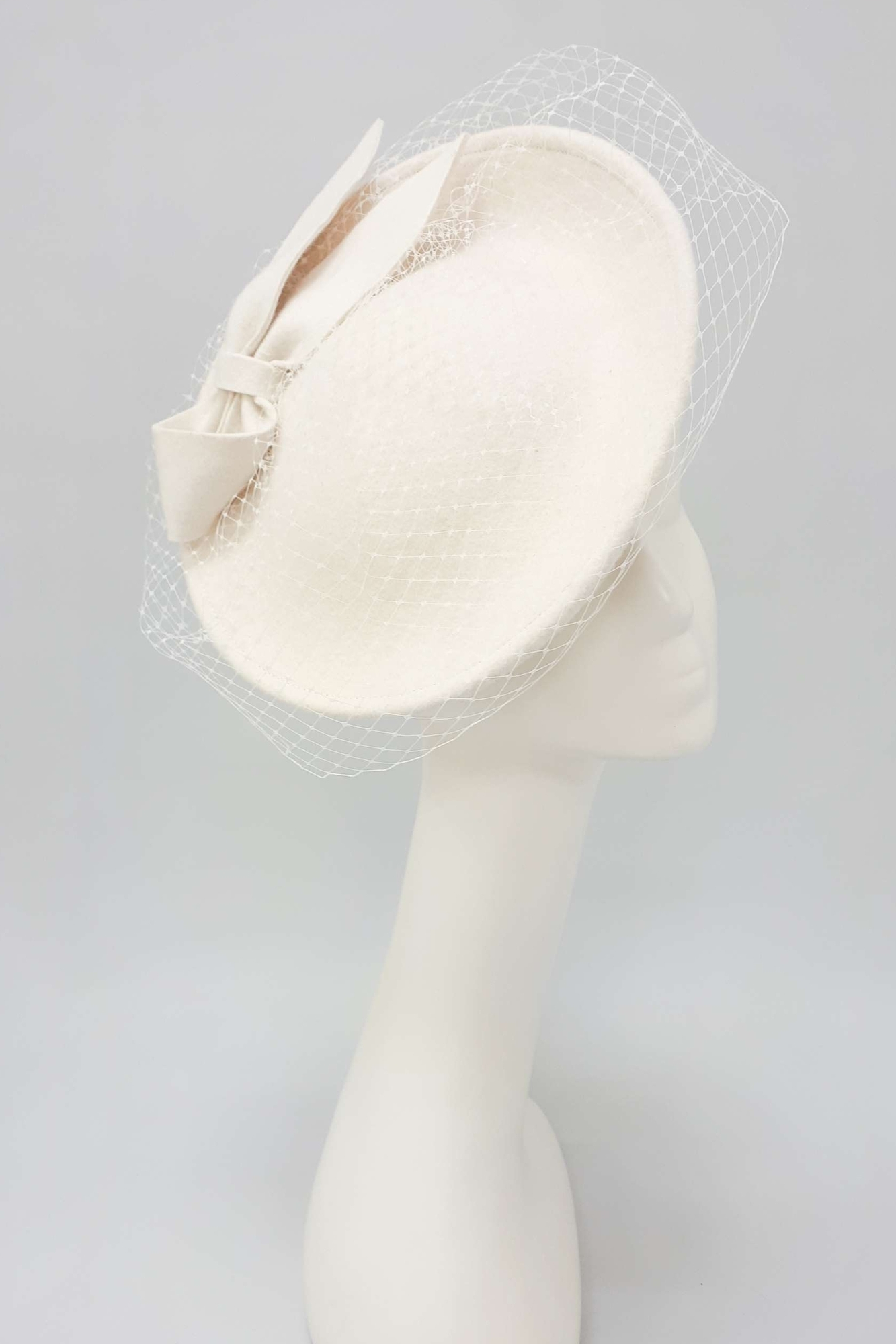 Свадебная шляпа Катрин с бантиком и вуалью
