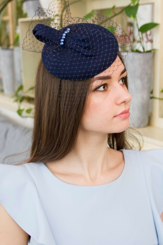 Фетровая шляпка с вуалью в стиле ретро. Цвет черника