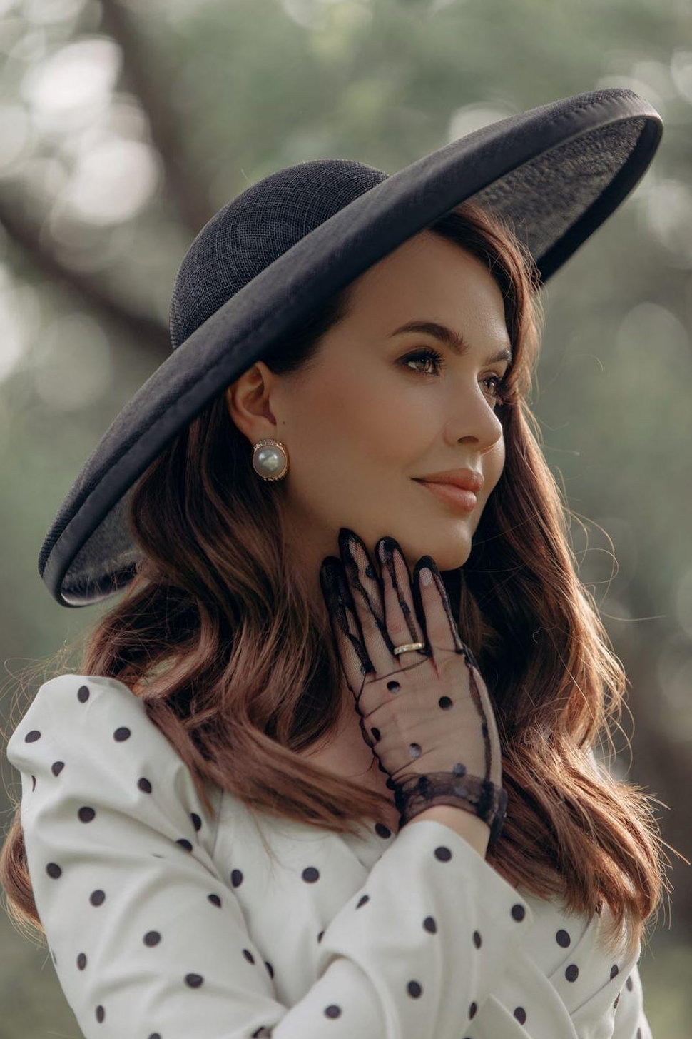 Шляпа из синамей в стиле Dior