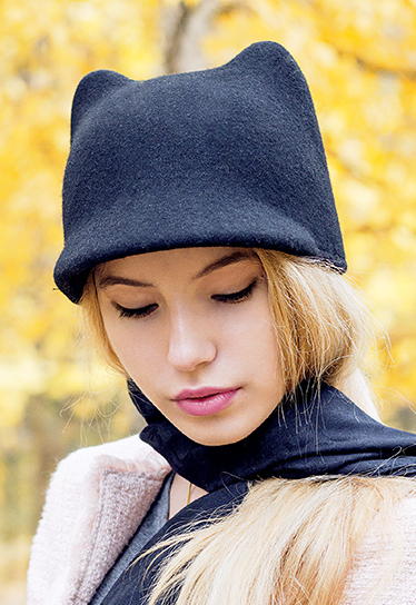 Жокейка с ушками "Kitti". Цвет черный