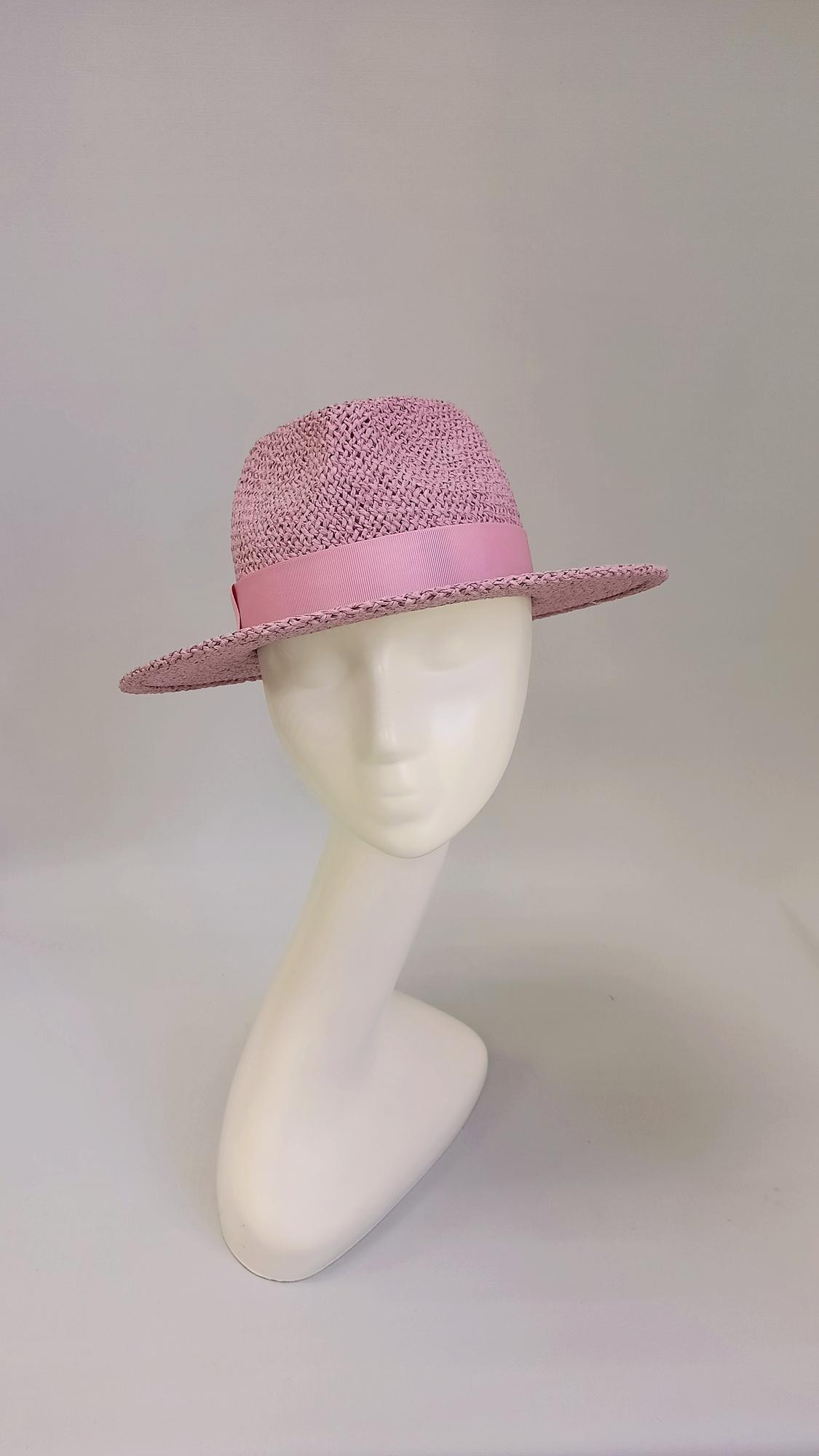 Соломенная шляпа федора