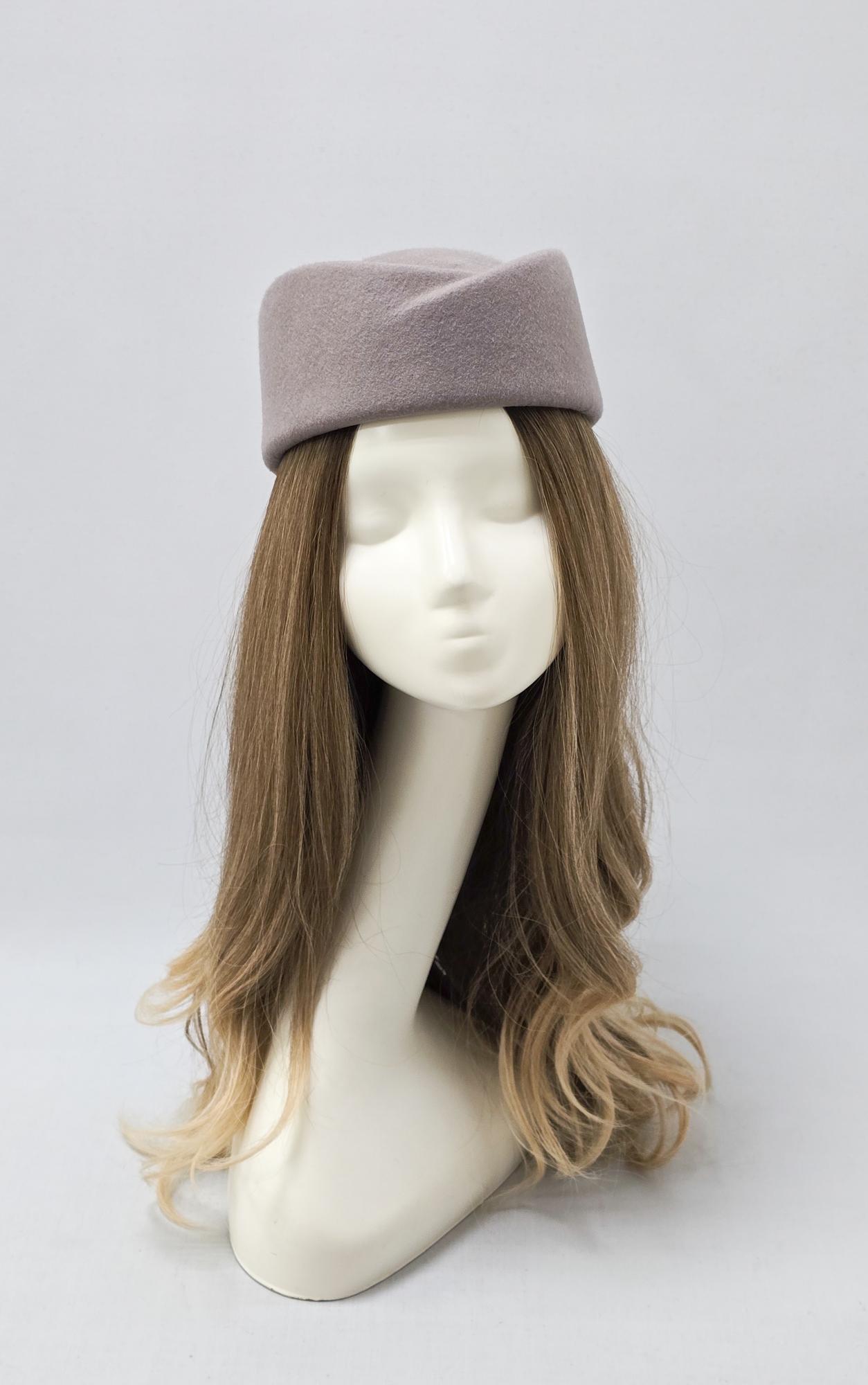 Шляпка-пилотка Elegance. Цвет светло-серый