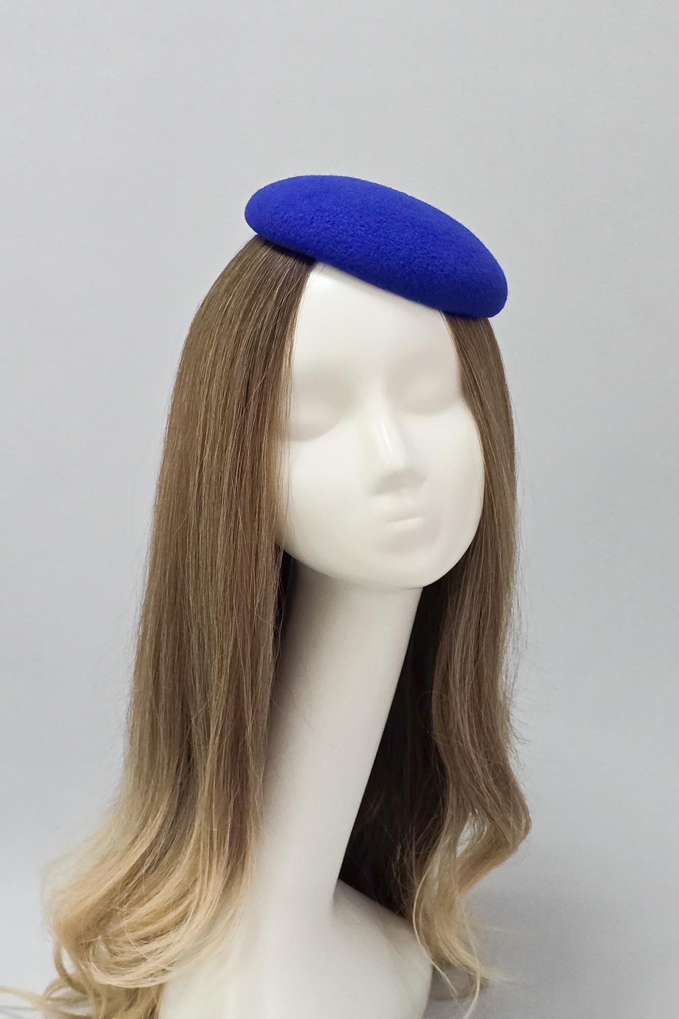 Шляпка-таблетка. Цвет василек