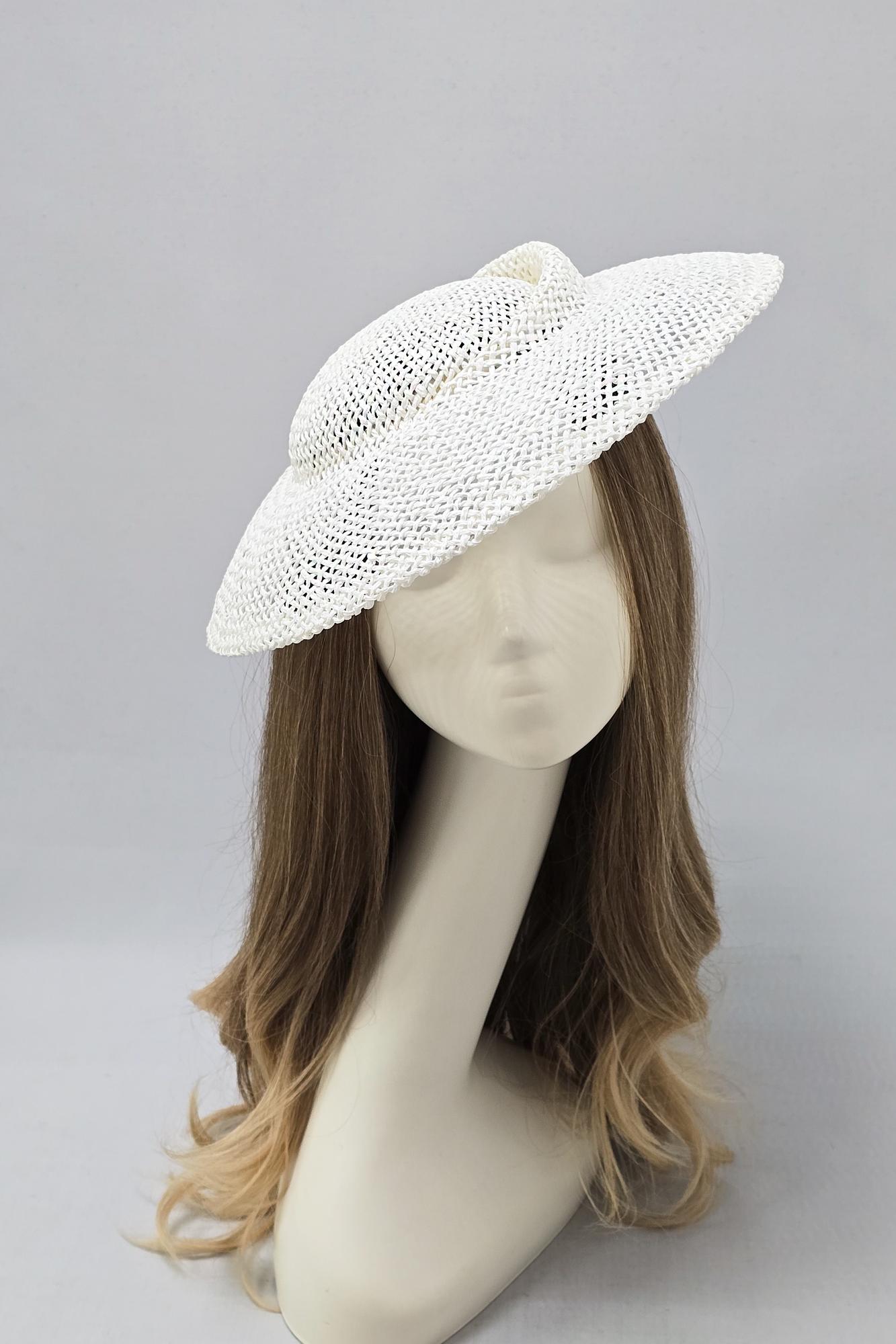 Авторская шляпка Асьет. Цвет белый 32см.