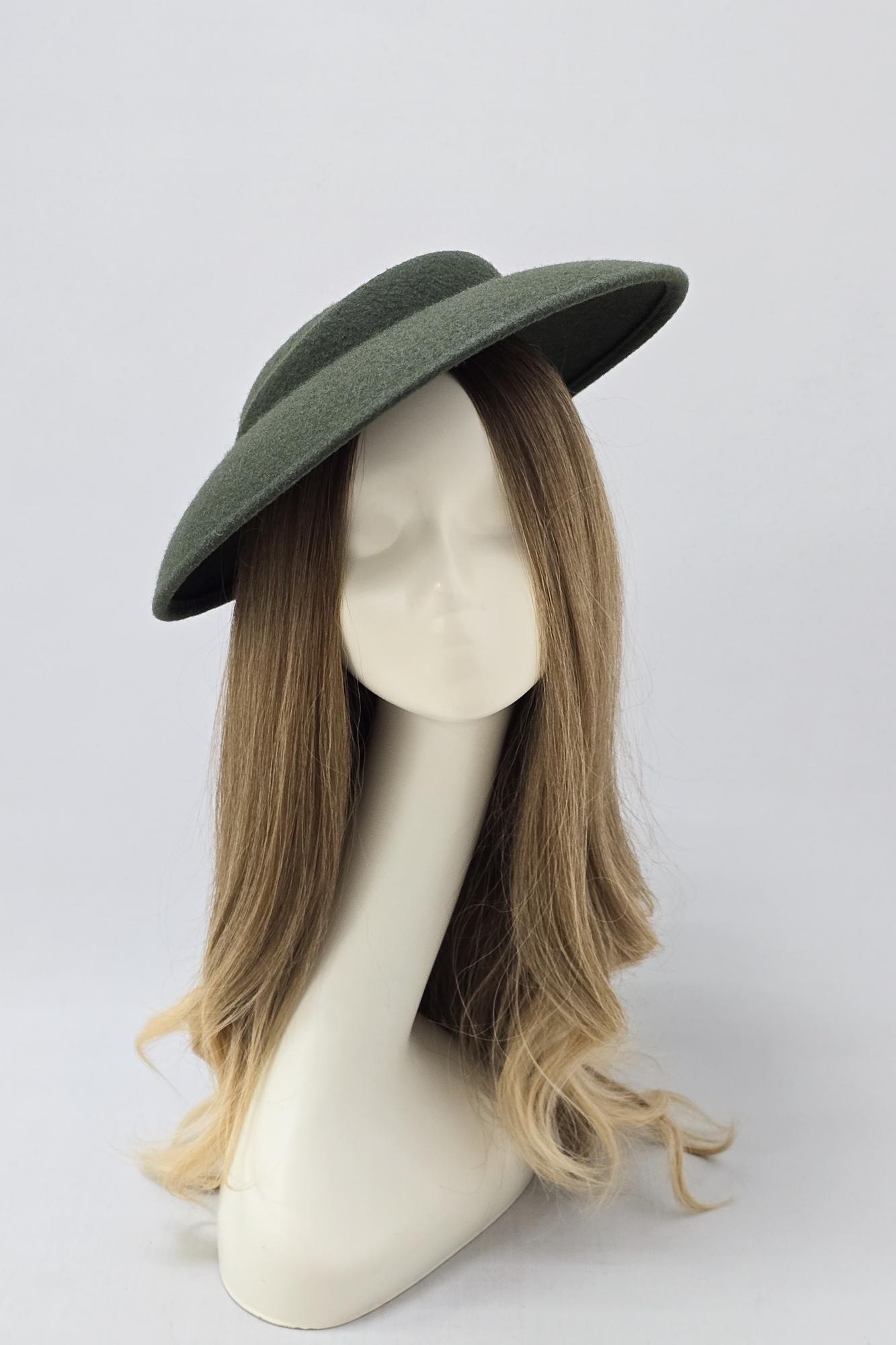 Авторская шляпка "Асьет" . Цвет болотный.