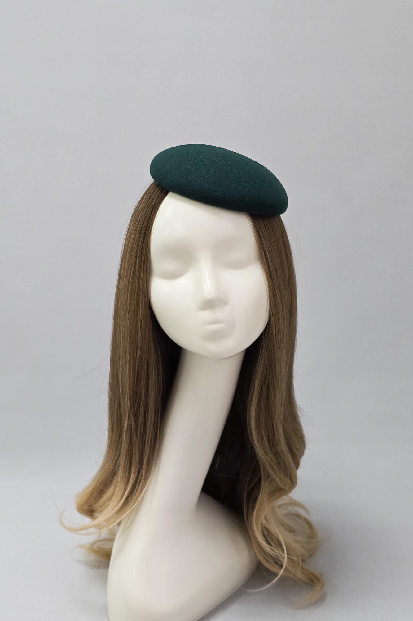 Шляпка-таблетка. Цвет зеленый