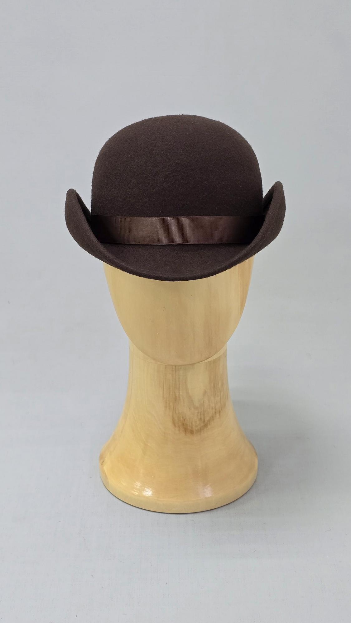Шляпа котелок. Цвет коричневый