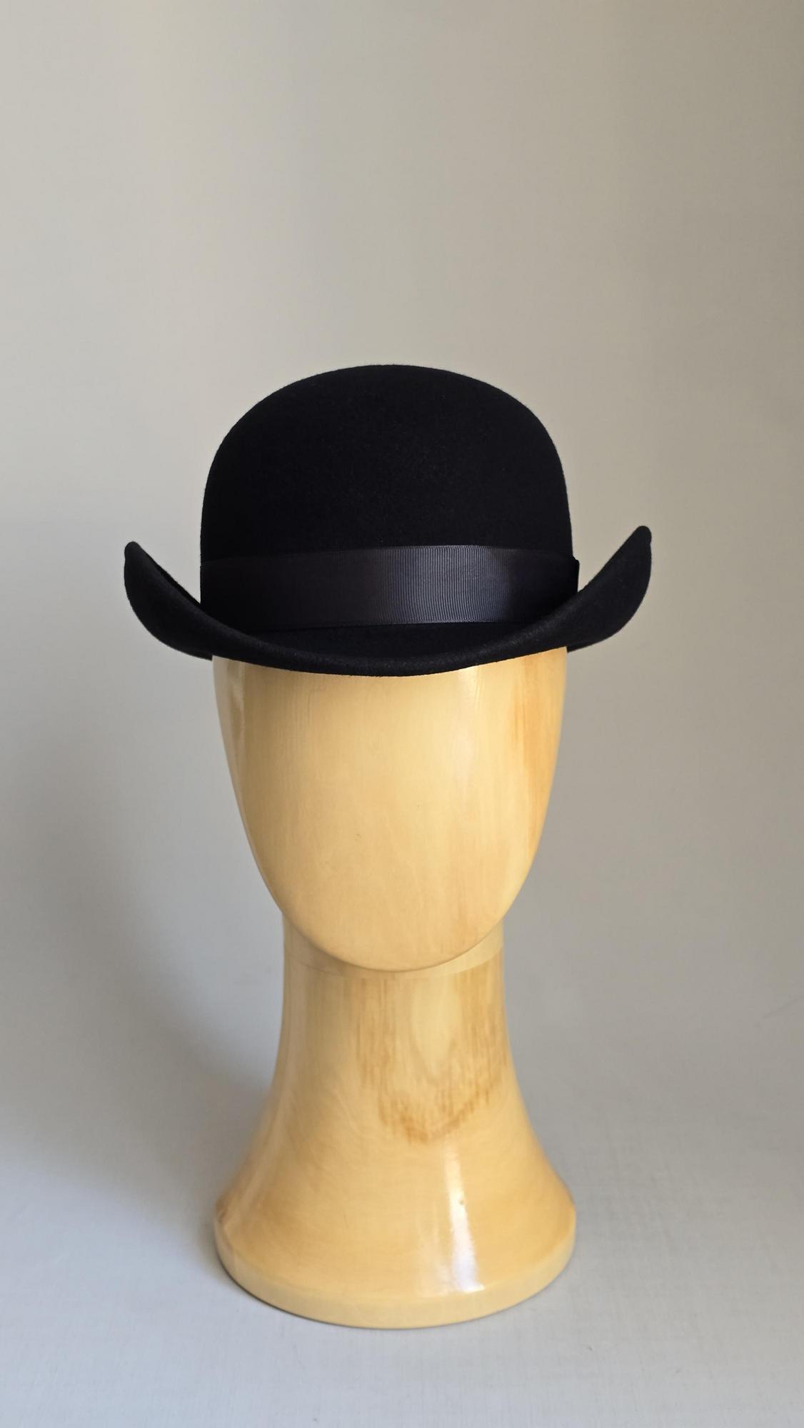 Котелок мужской с английскими полями. Цвет черный