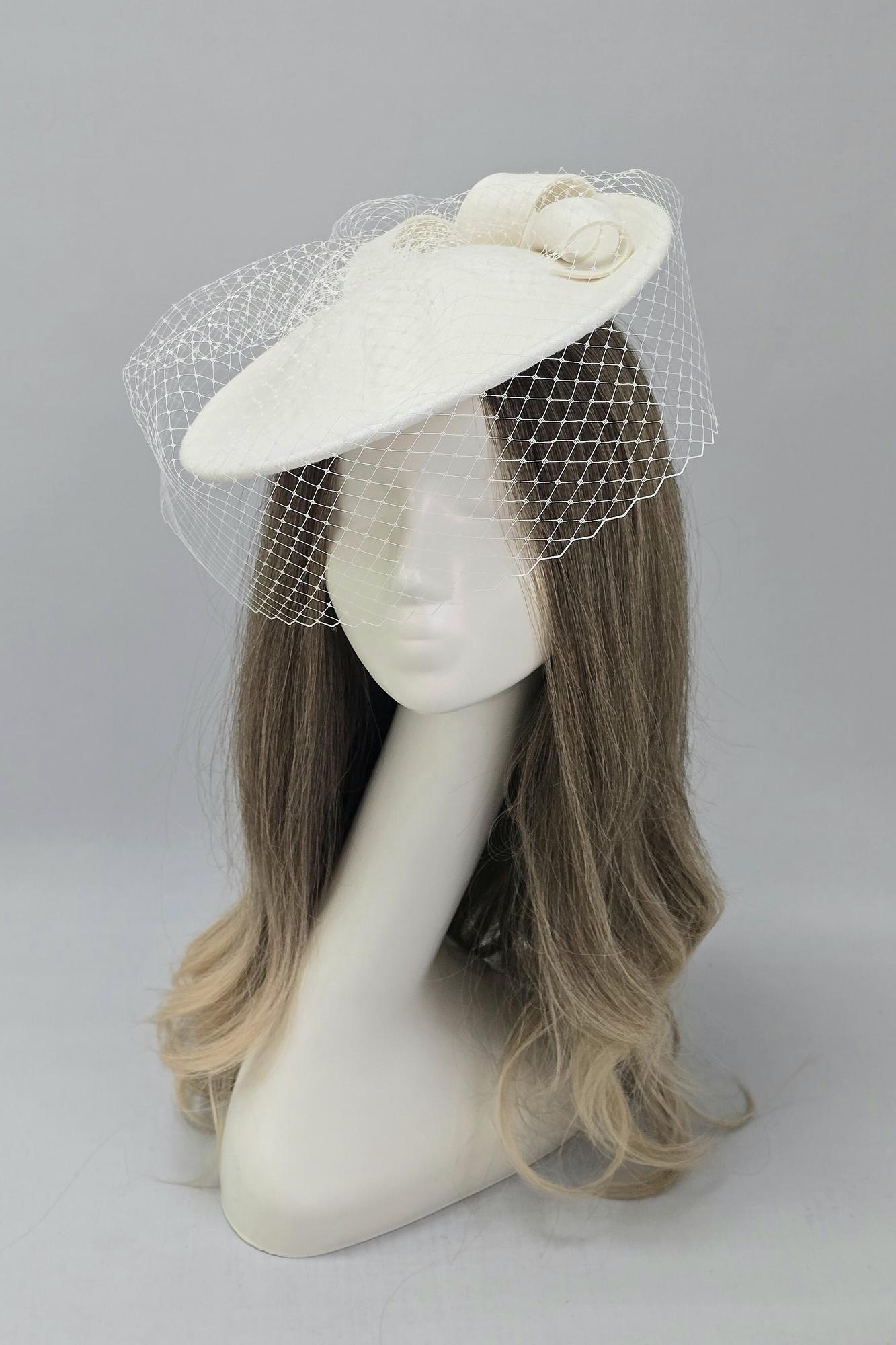 Шляпа Катрин спираль с вуалью.