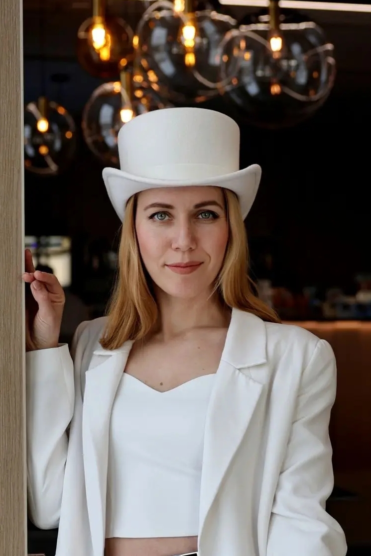 Цилиндр 11 см. Цвет молочный