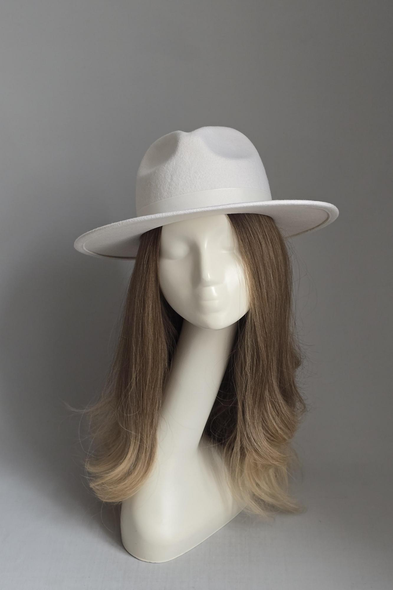 Шляпа федора. Цвет молочный