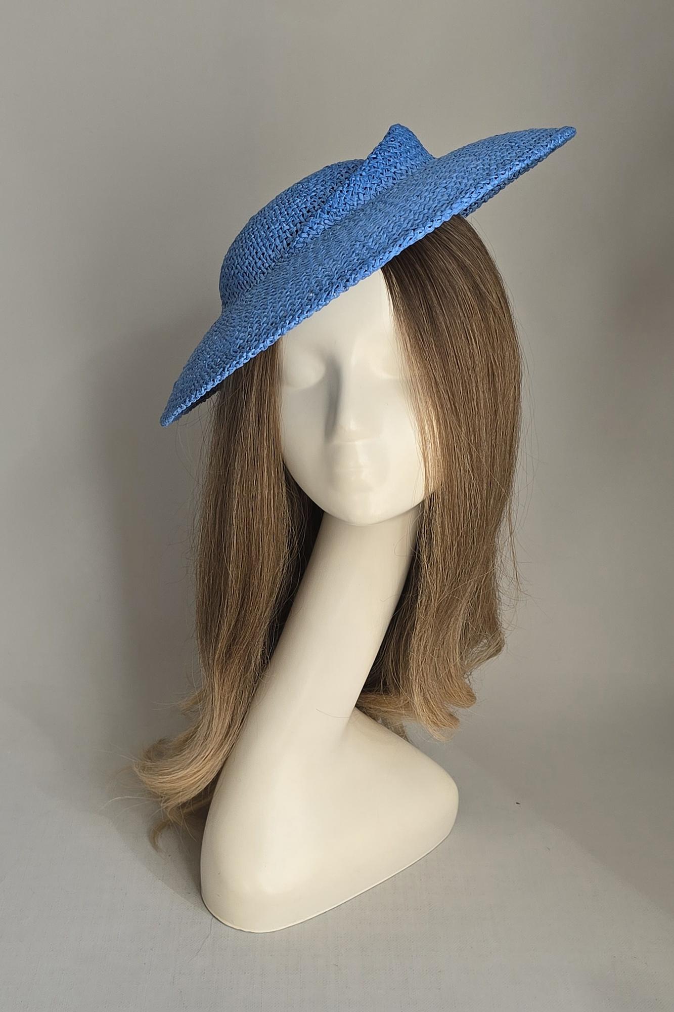 Авторская шляпа "Асьет". Цвет небесно-голубой. 32см