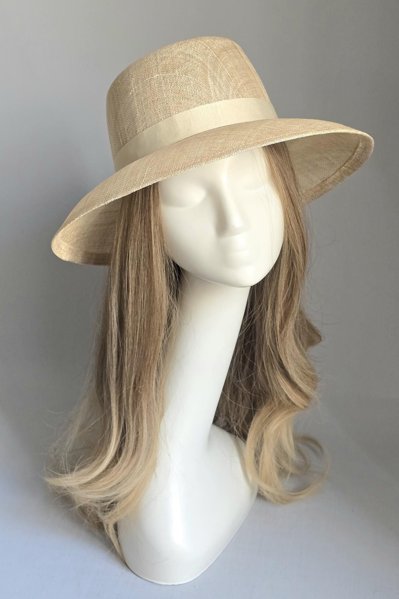 Шляпа Милана. Соломенная.