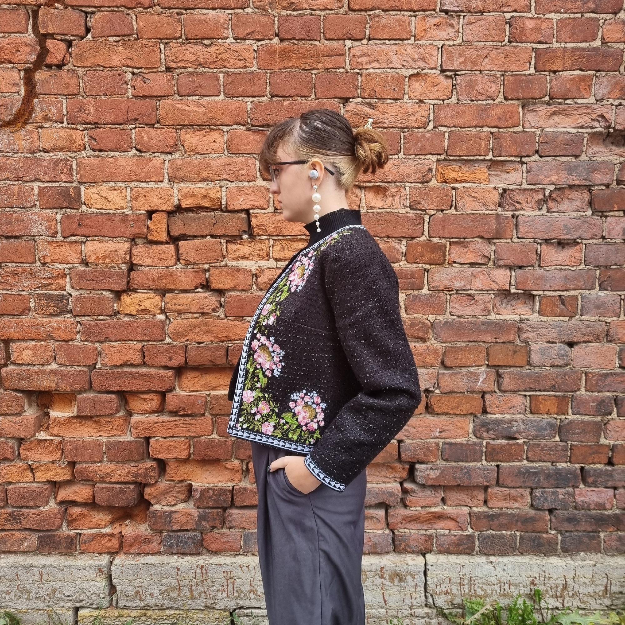 Жакет из твида с вышивкой "Райский Сад", в черном