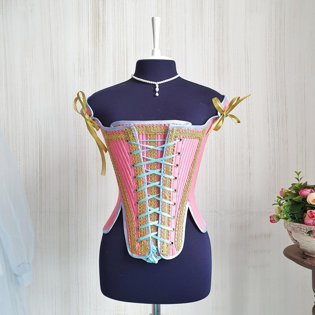 Корсет "Золото Нидерландов"  с отделкой золотым кружевом