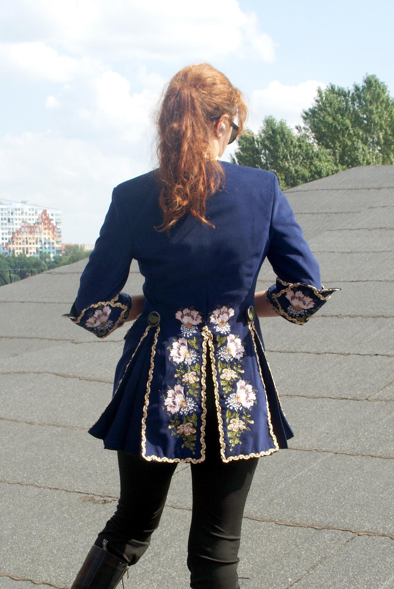 Камзол "Александра" - с машинной вышивкой