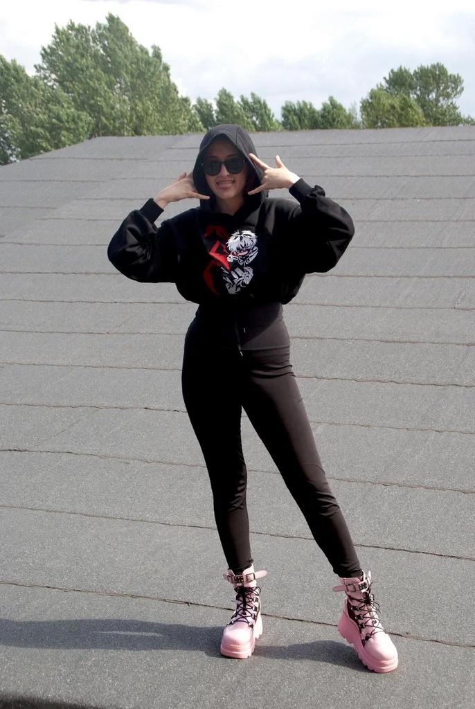 Кроп-худи с капюшоном c машинной вышивкой Токийский Гуль