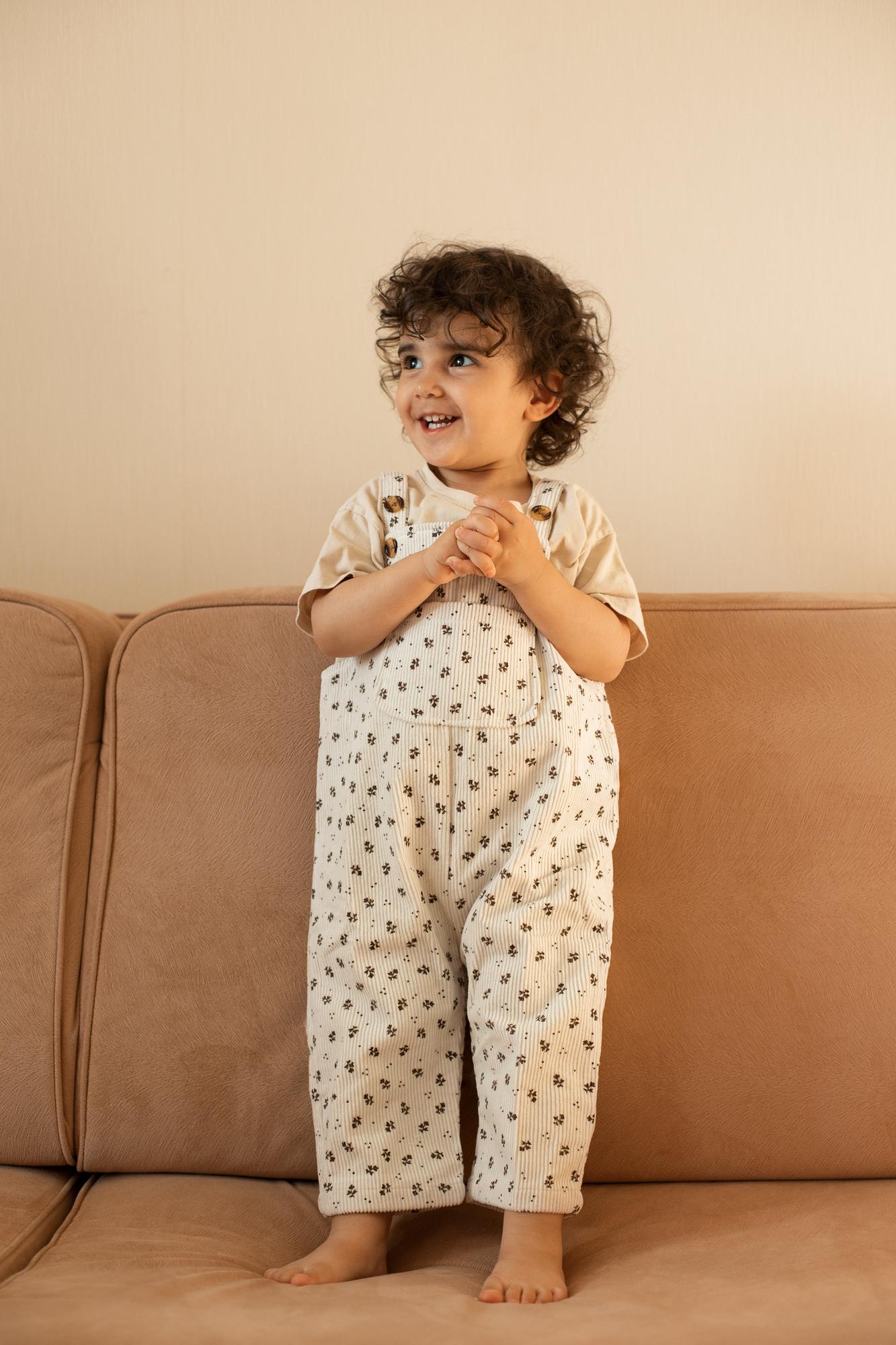 Вельветовый комбинезон в цветочек