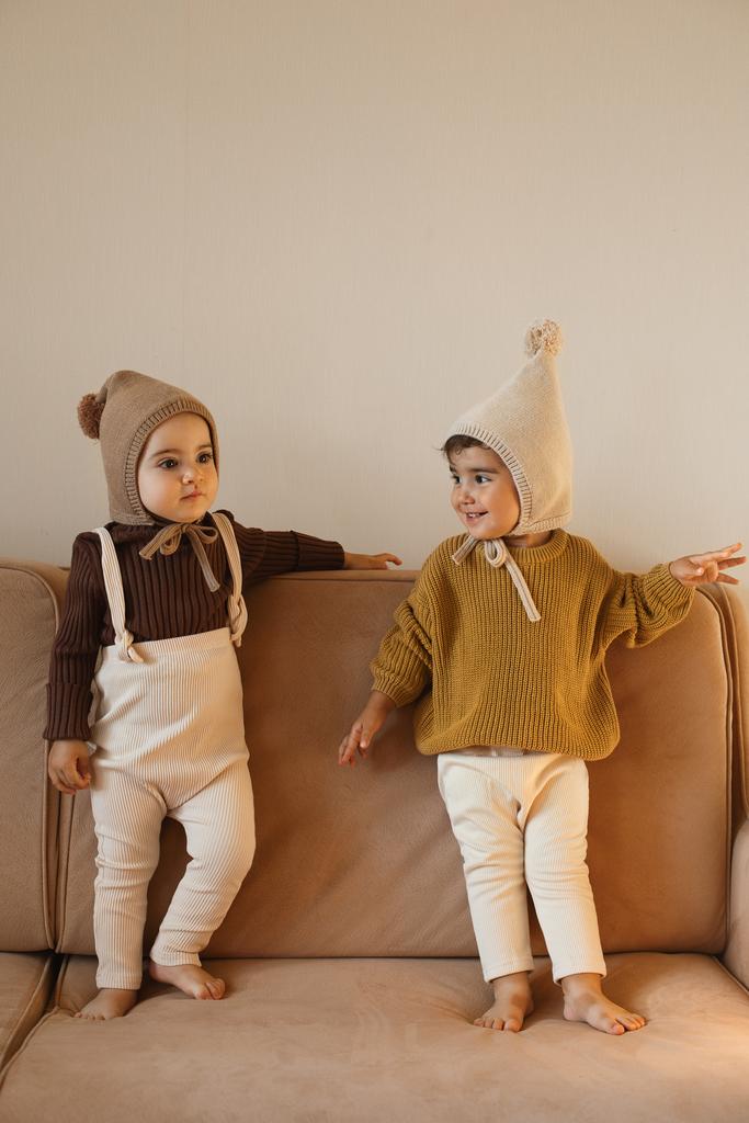 Шапка на завязках