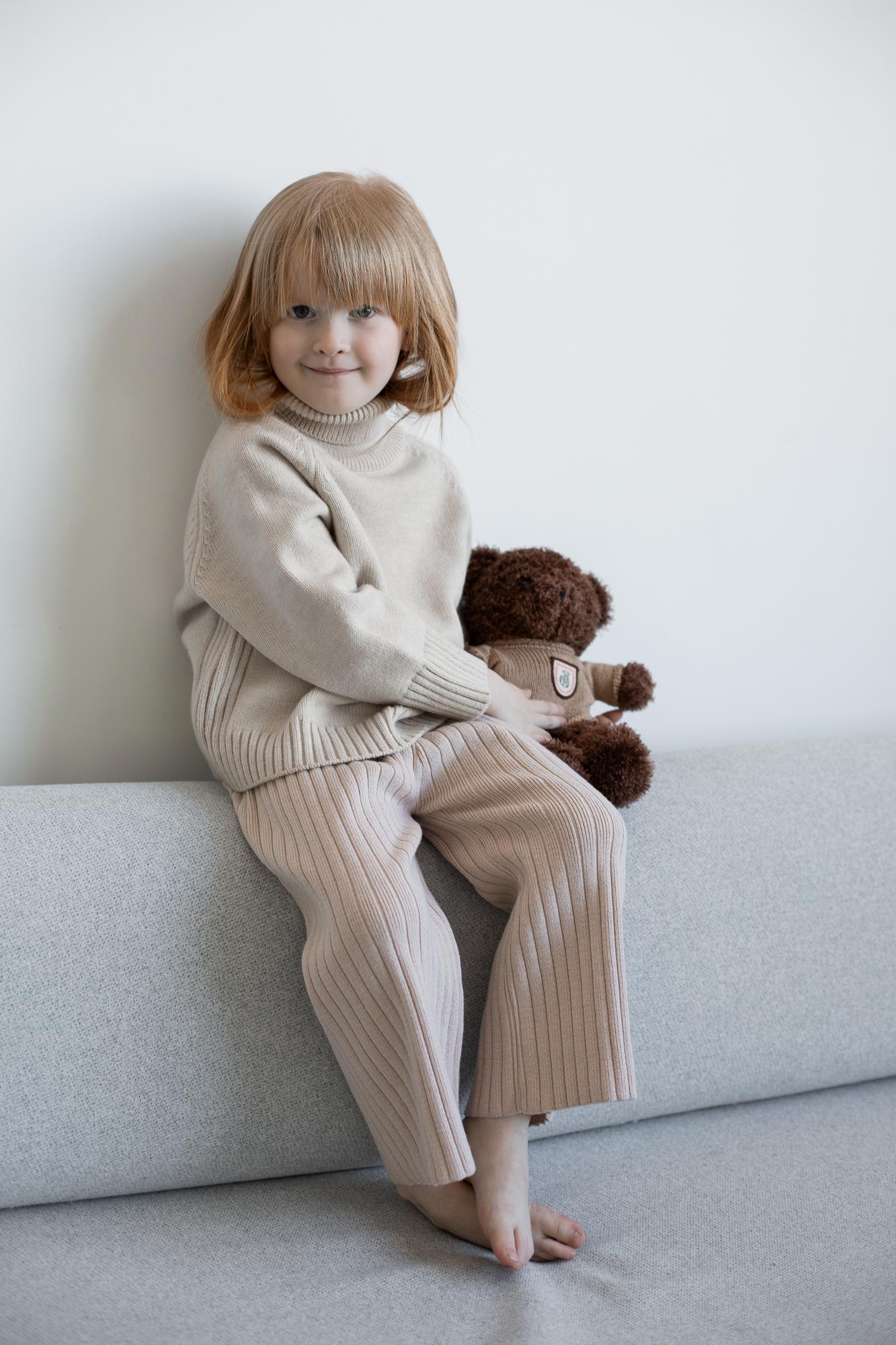 Свитер с горлом