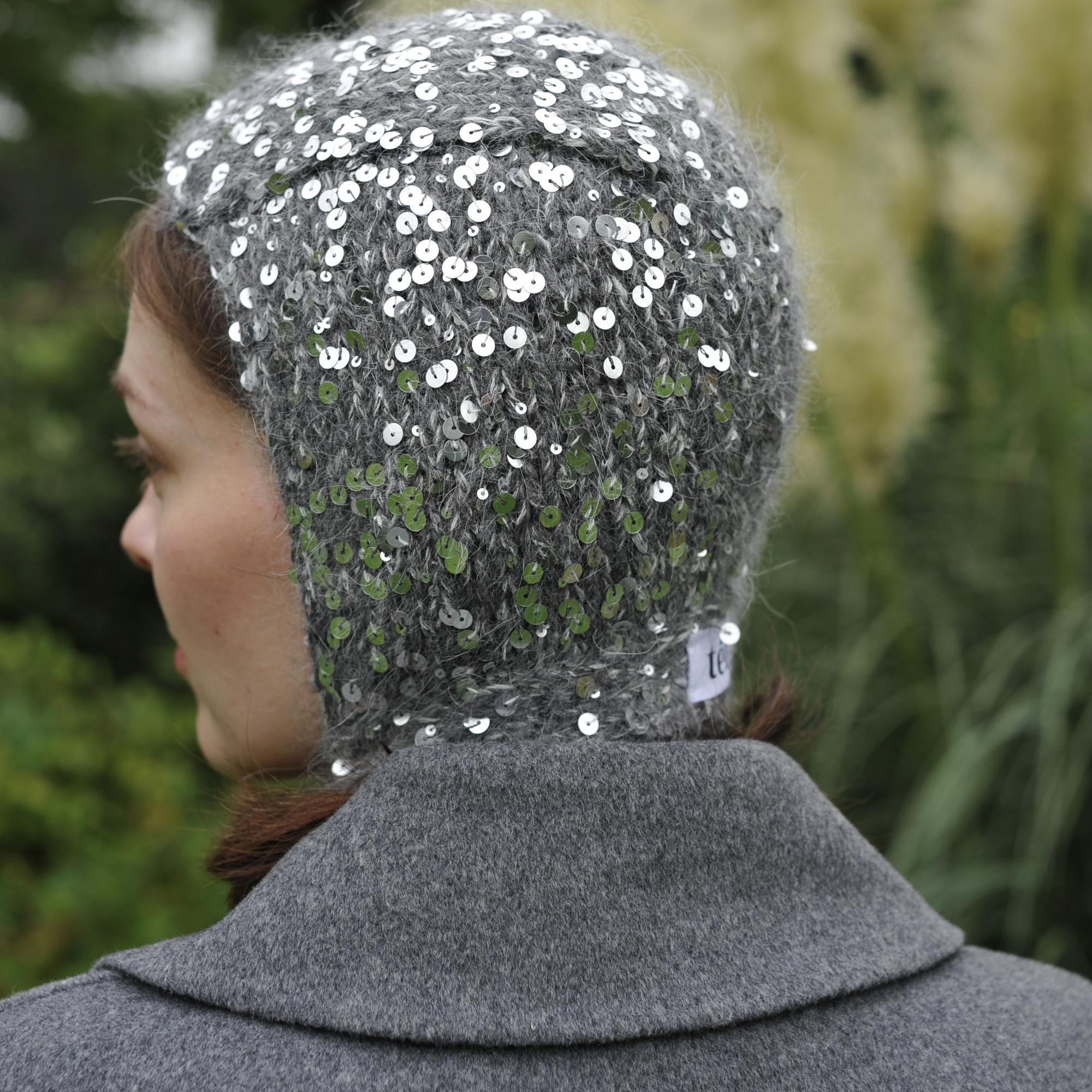 Dark grey sequin bonnet