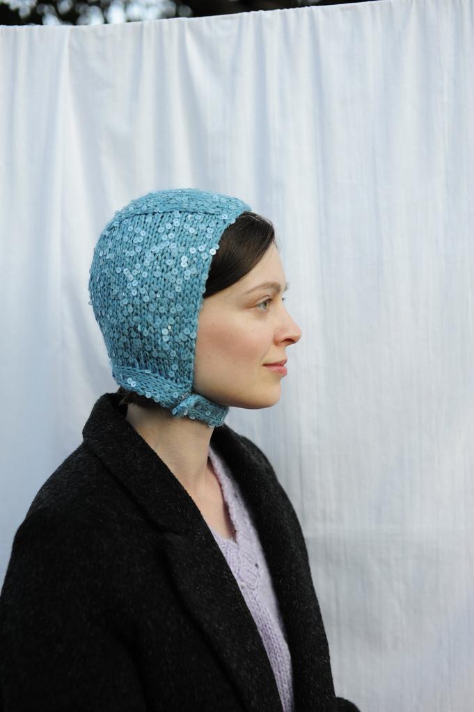 Azur matte sequin bonnet