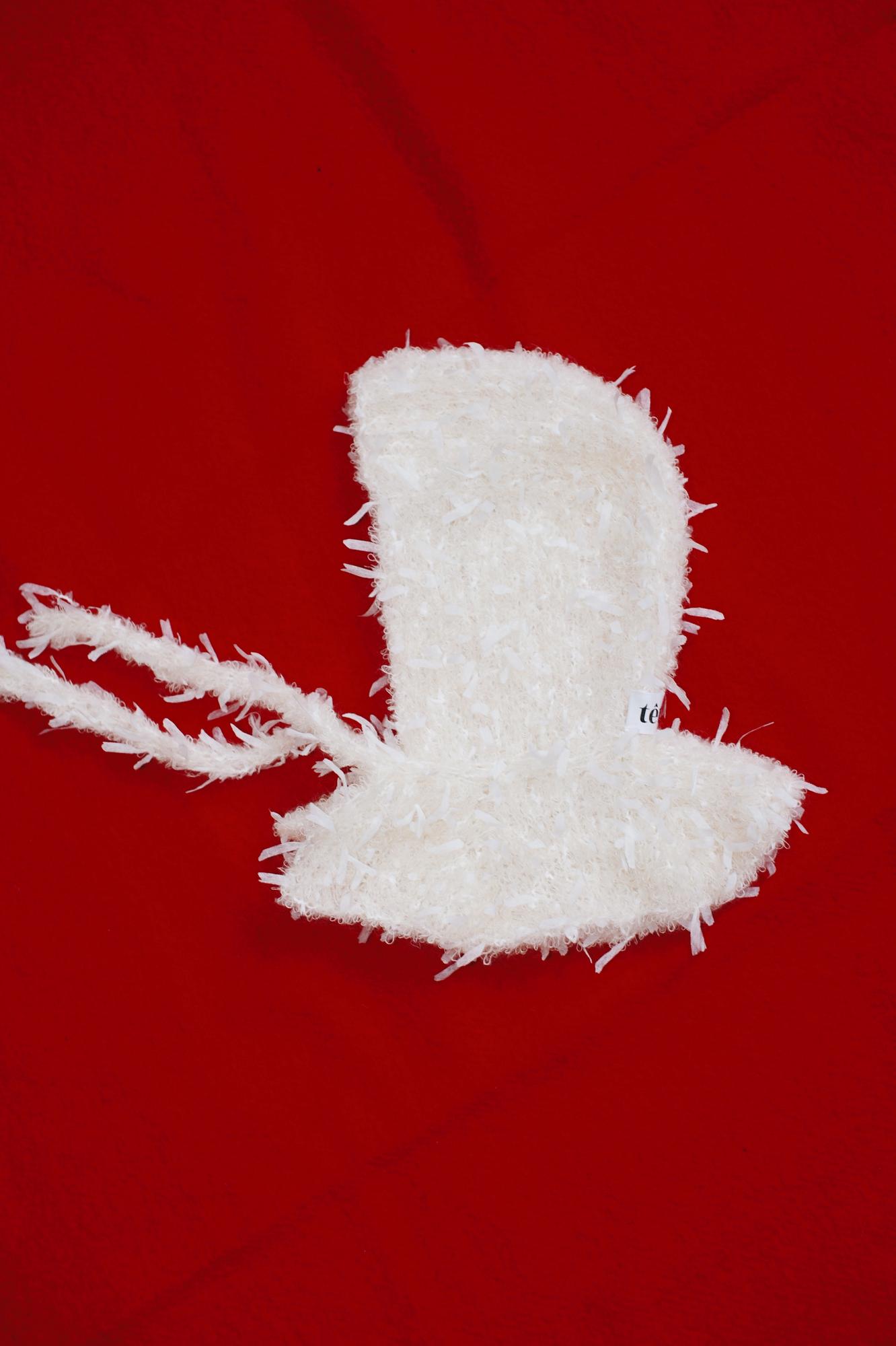 Frill bonnet