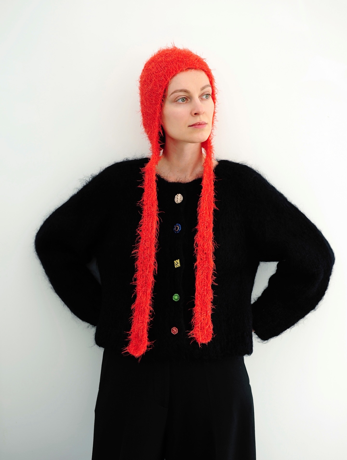 Fluffy carrot bonnet