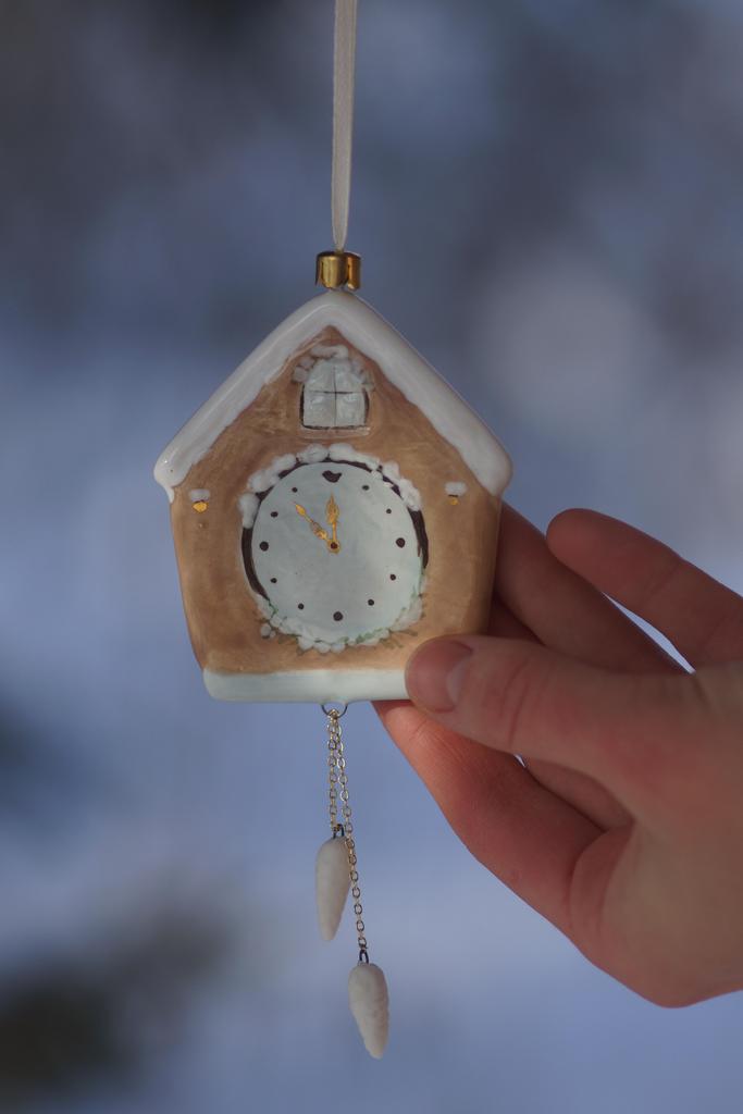 Часы ходики с птичкой