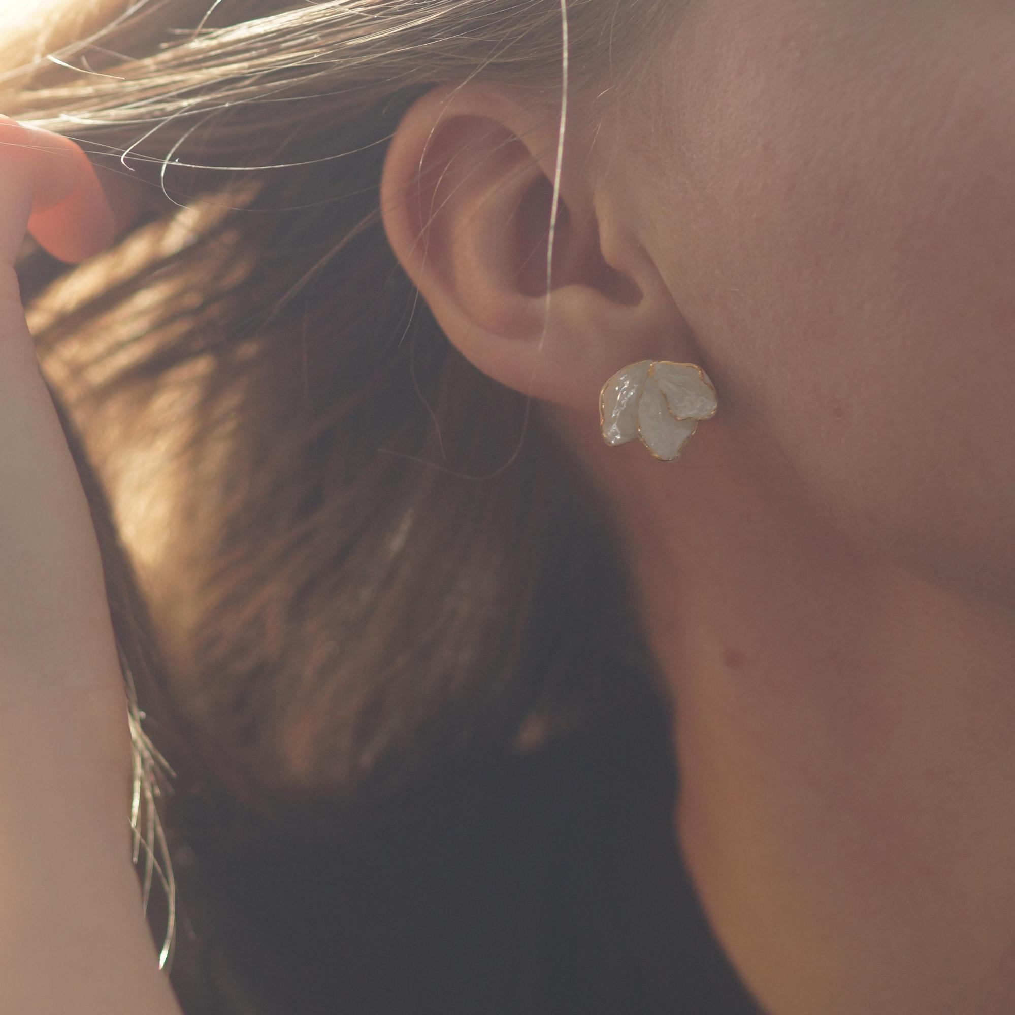 Серьги «Лепестки» перламутр