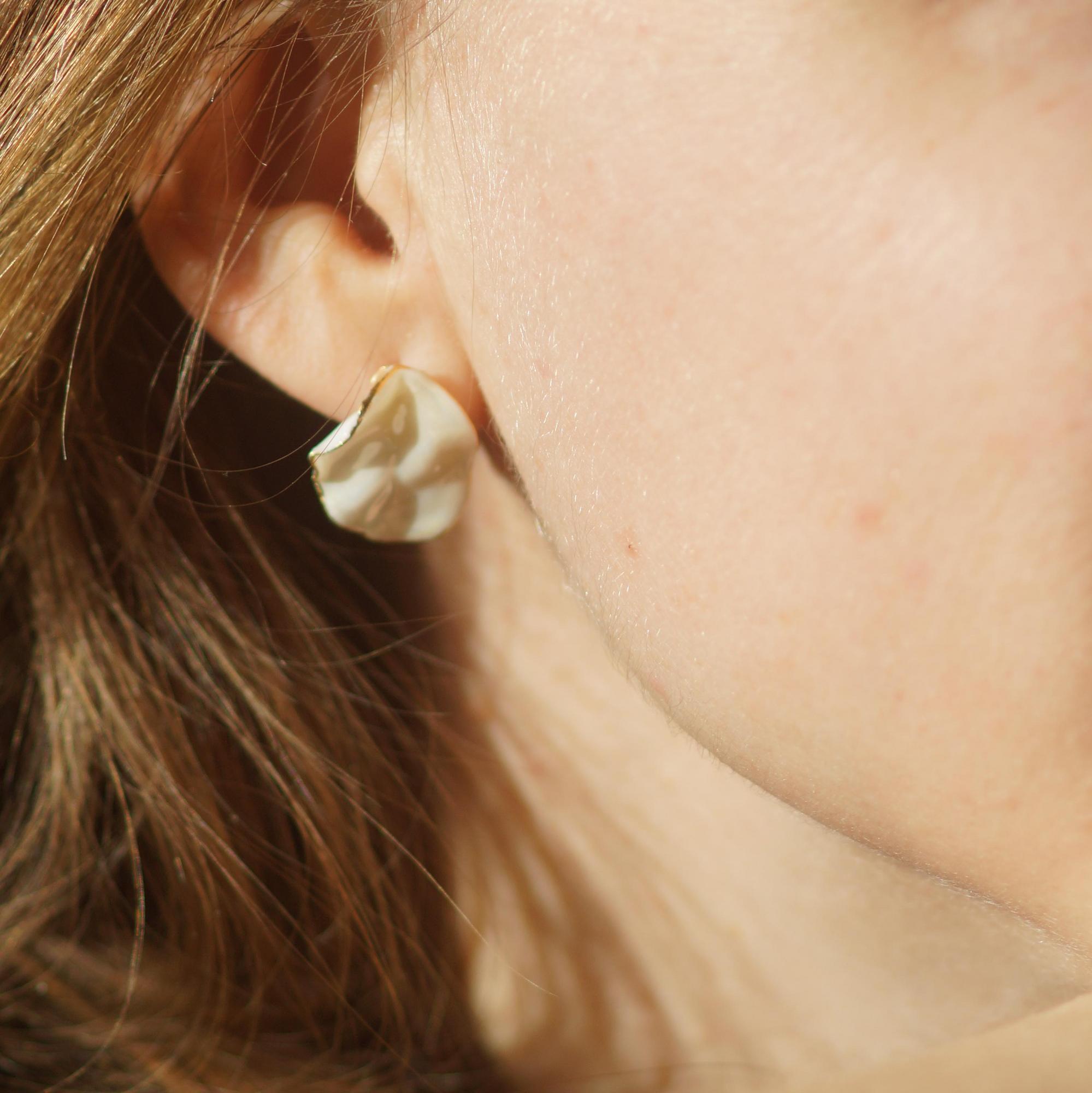 Серьги «Лепестки» перламутр