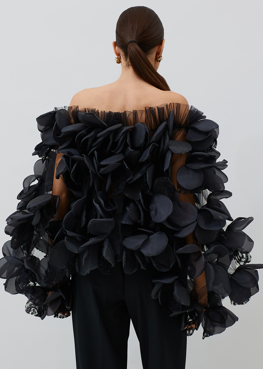 Blouse with petals black