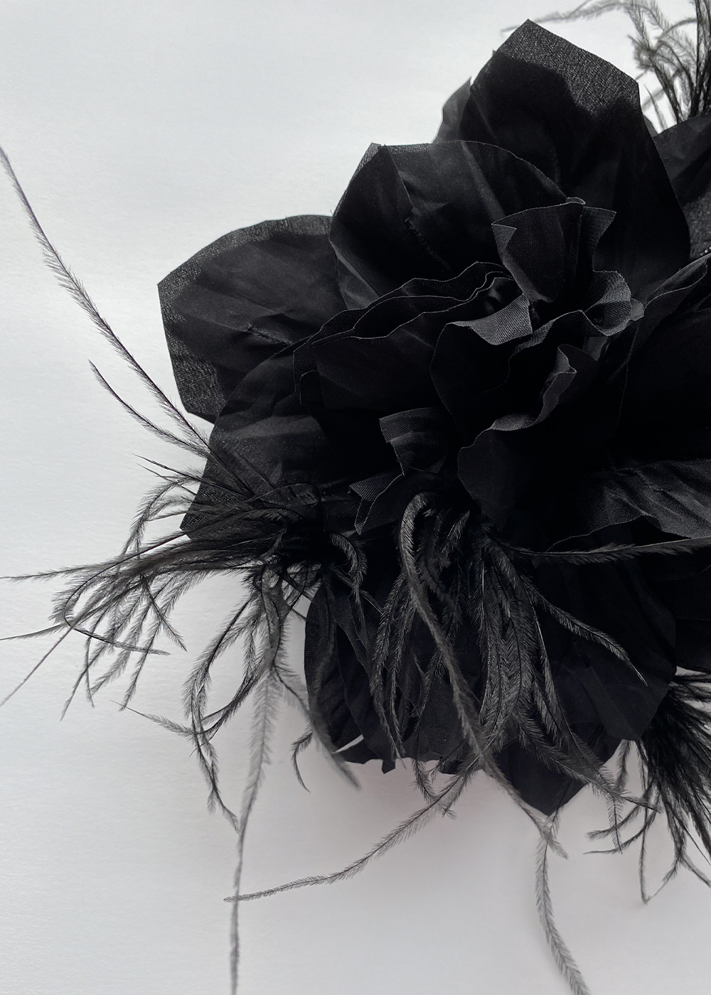 Peony black with feathers 20cm