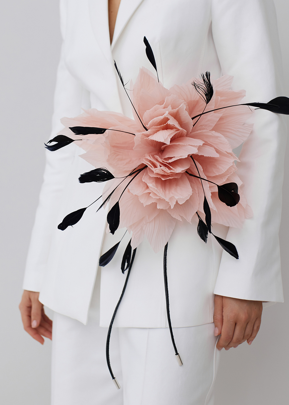 Peony plisse pink with feathers 30cm