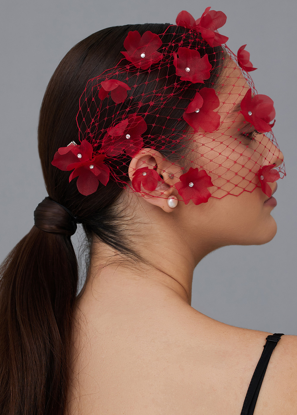 Veil with red flowers