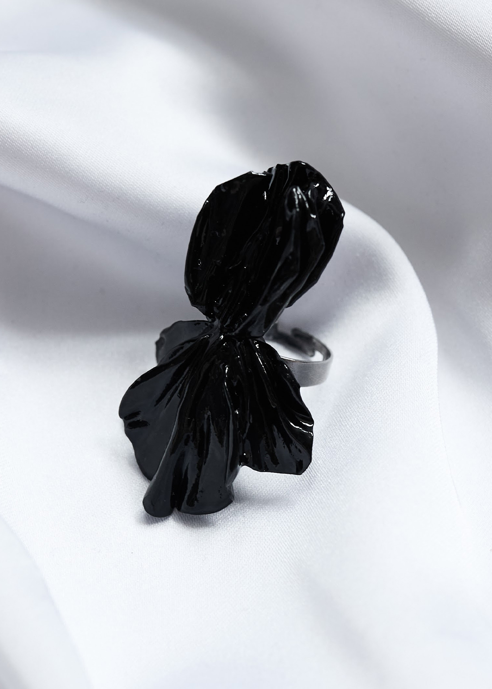 Ring iris, black