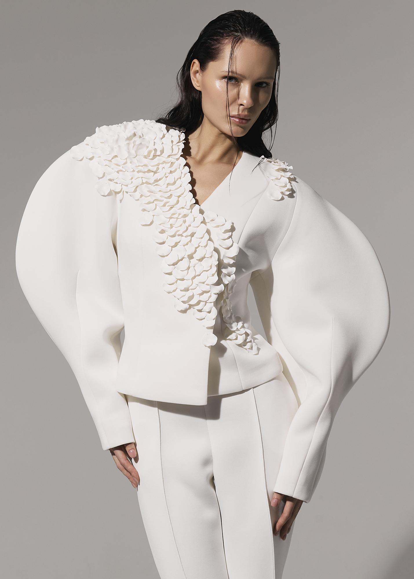 Jacket with petals Polfera, milky