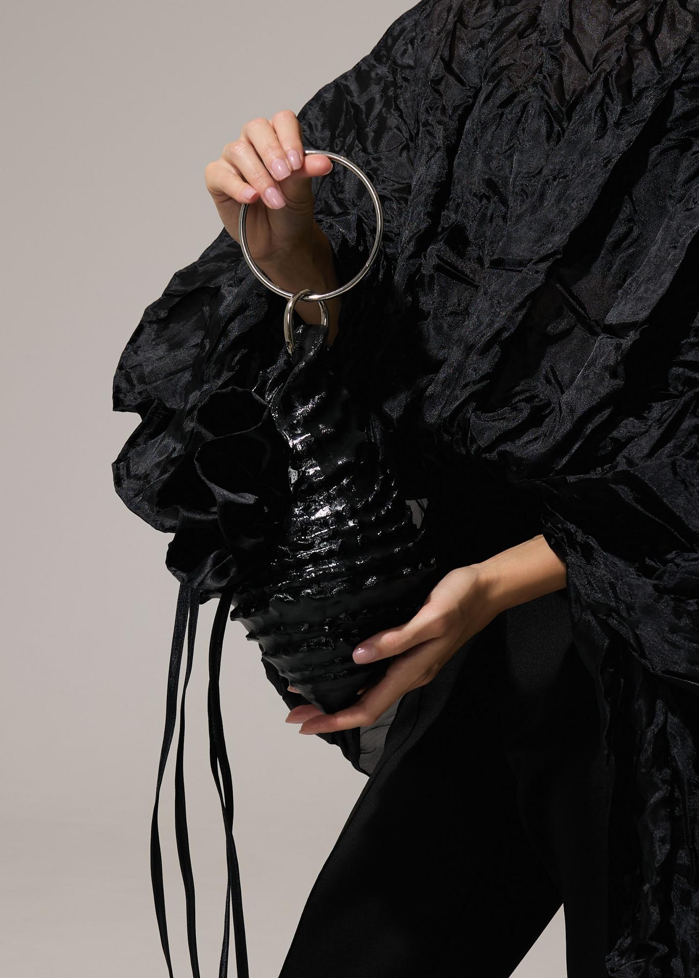 Clutch Seashell, black