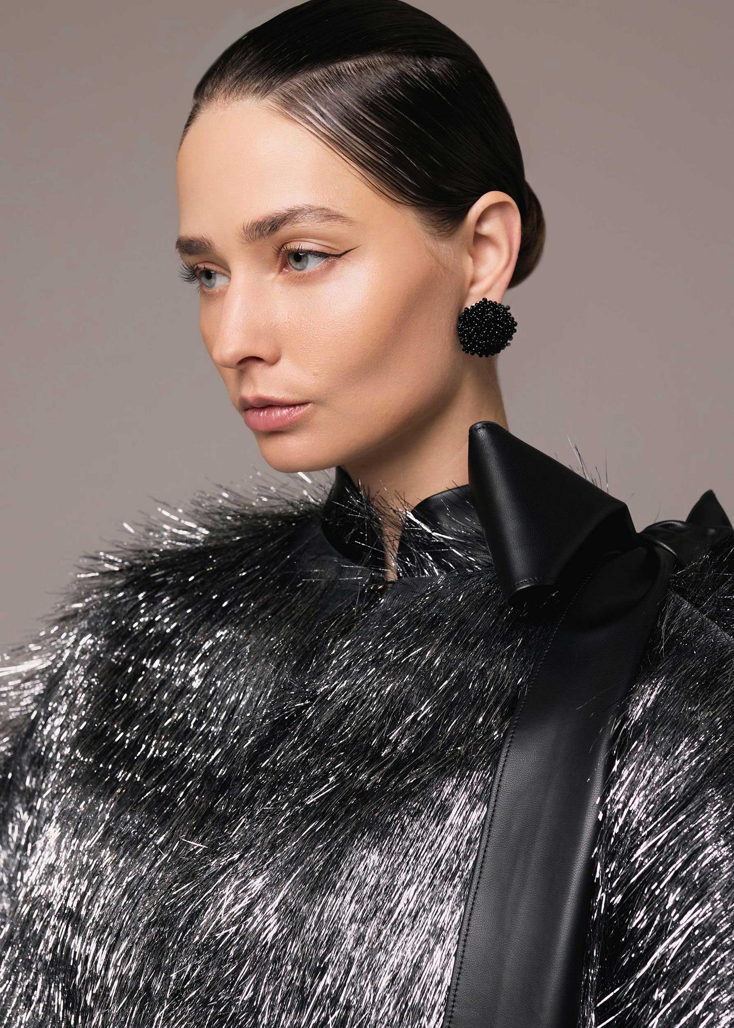 Earrings of beads pair, black